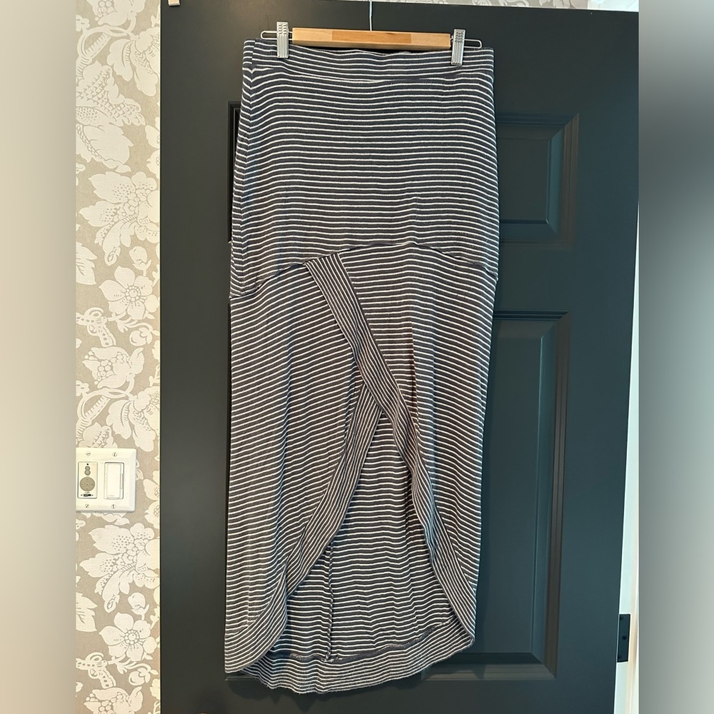 Anthropologie -Bordeaux - navy & white knit pencil skirt